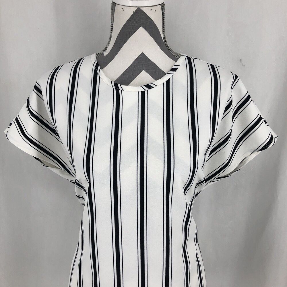 THIS & MORE Young Contemporary White Black Striped Toe Back Tunic Top Large